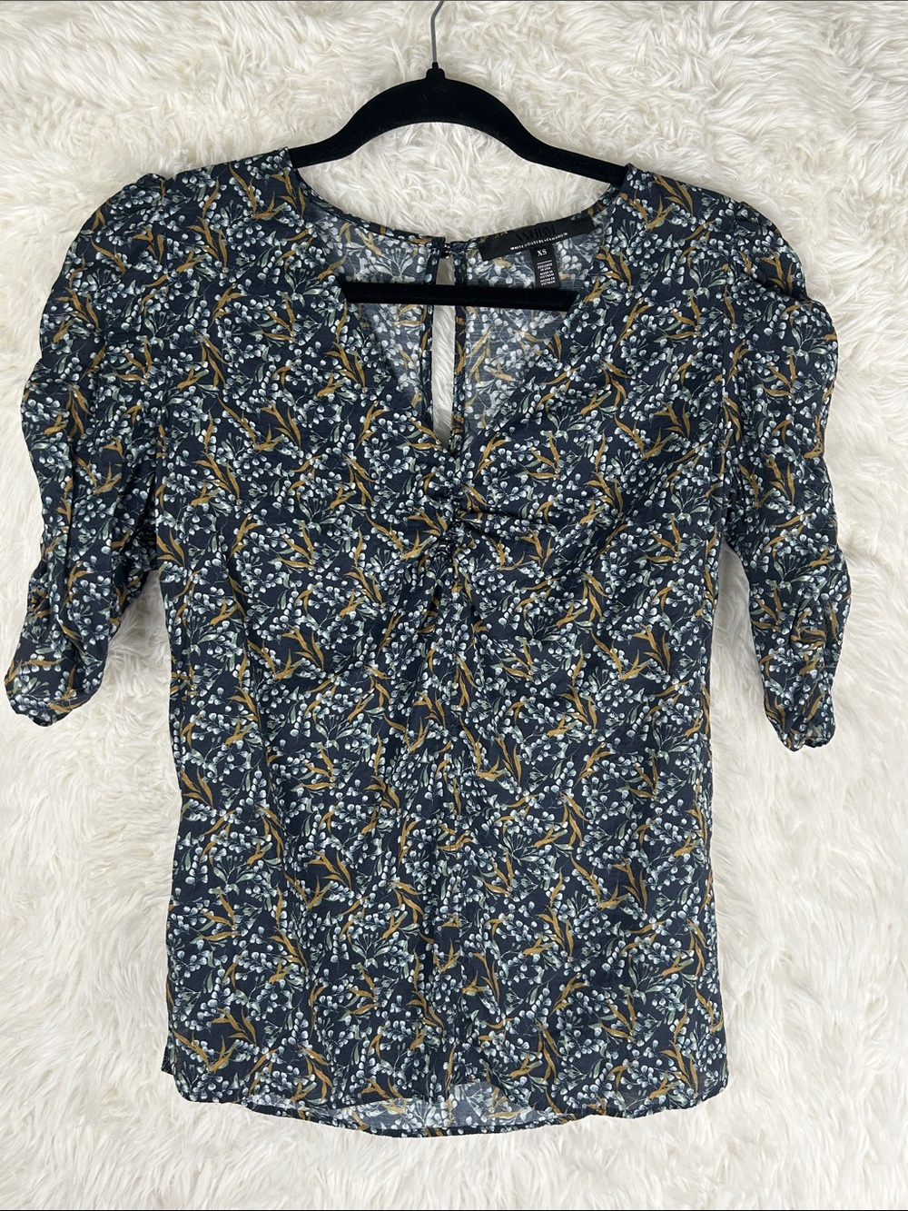White House Black Market Blue Floral Ruched Front Puff Sleeve Blouse